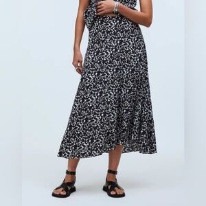 Madewell - Side-Slit Midi Skirt in Floral Crepe